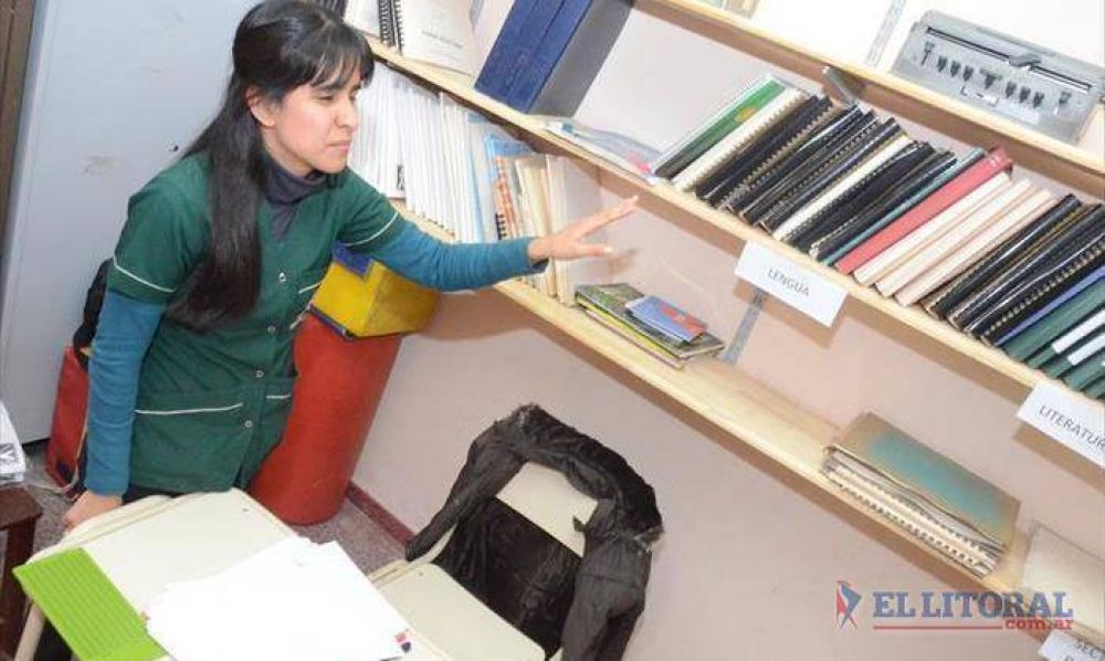 Mar�a Isabel ser� la primera bibliotecaria disminuida visual y auditiva recibida en Corrientes