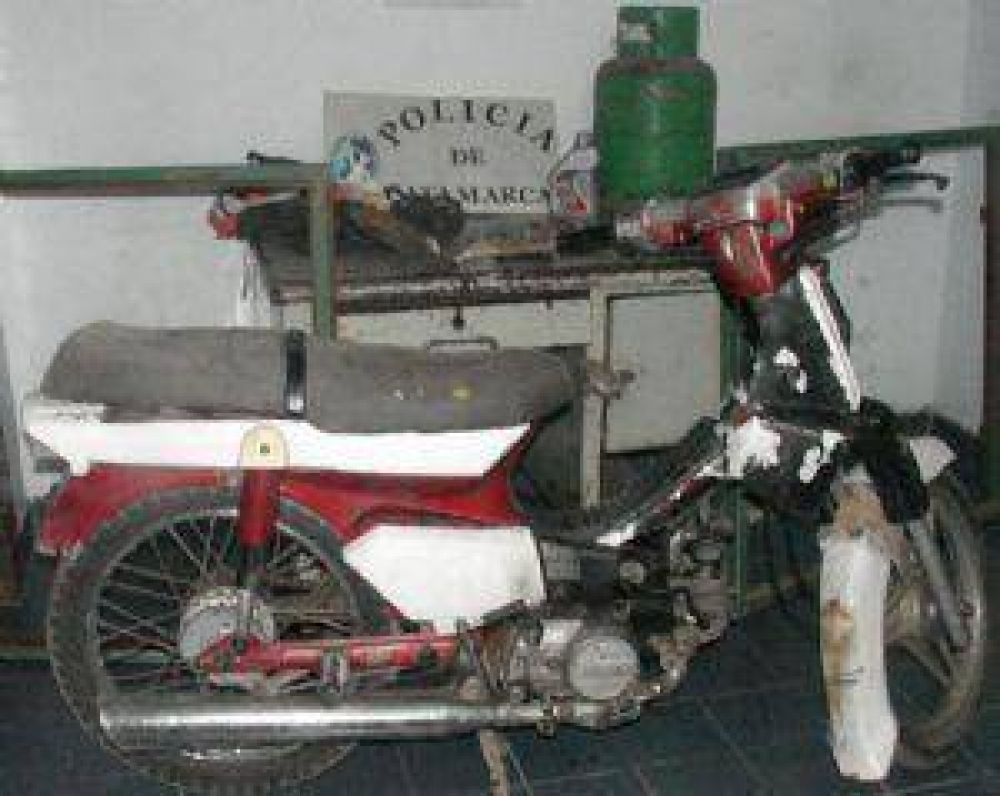 Llevaban en moto gran cantidad de cosas robadas