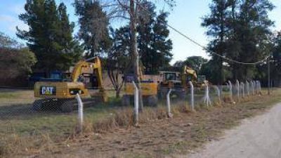 Arribo de m�quinas para el inicio de las obras cloacales para Valle Viejo y FME