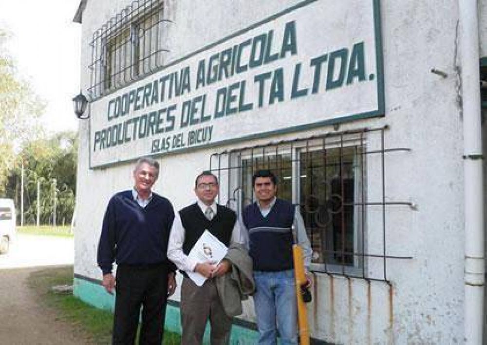 Promotores de la Caja de Cr�dito se reunieron con intendentes del departamento