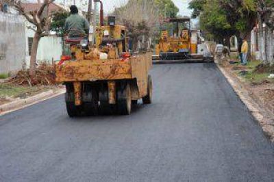 La Comuna retom� el asfalto de 19 cuadras en el barrio 