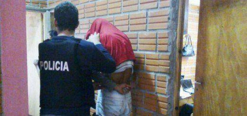 Detenido por agredir a su pareja