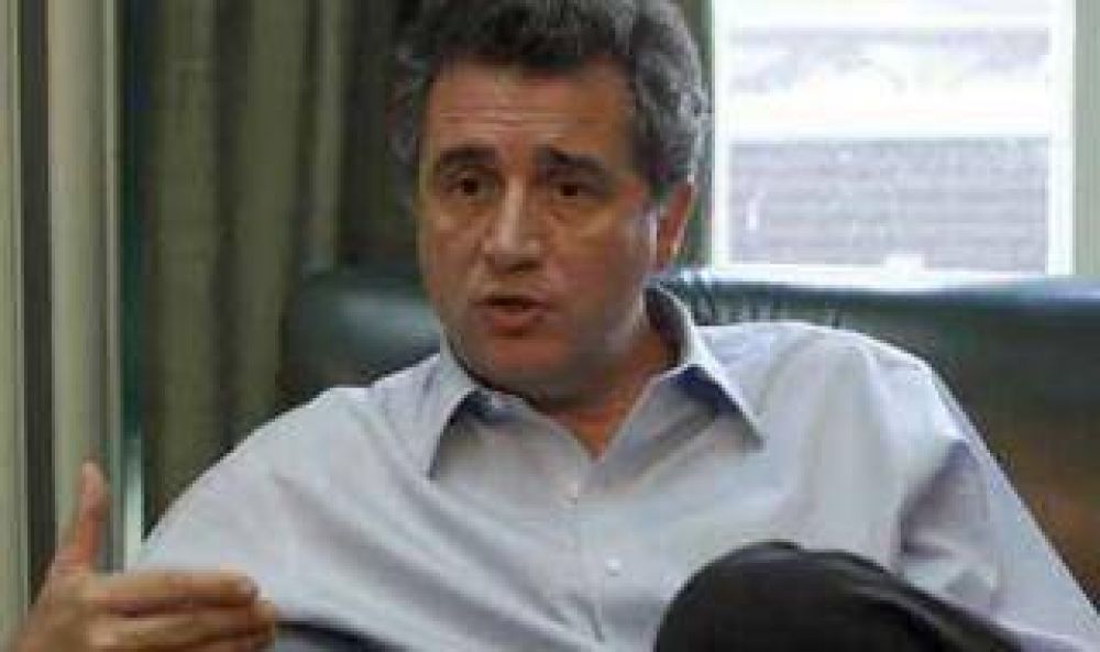 Dolores: Intendente Etchevarren pide paralizar obra a Scioli
