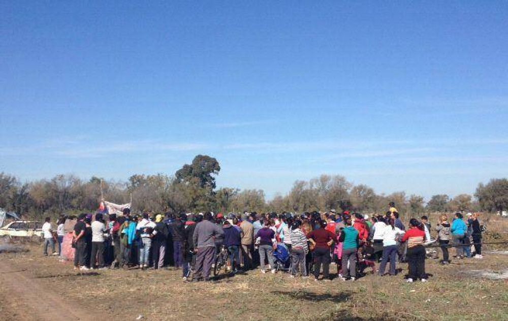 Desalojaron otra usurpaci�n de terrenos en Ju�rez Celman