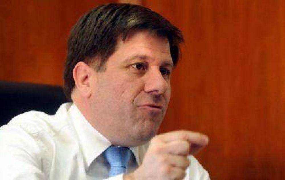 Mendoza abandona la idea de acceder al cr�dito en el exterior