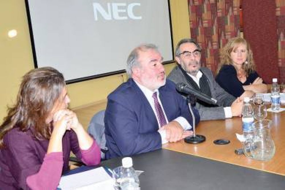 Destacan el trabajo realizado por profesionales de la zona en el programa Conectar Igualdad