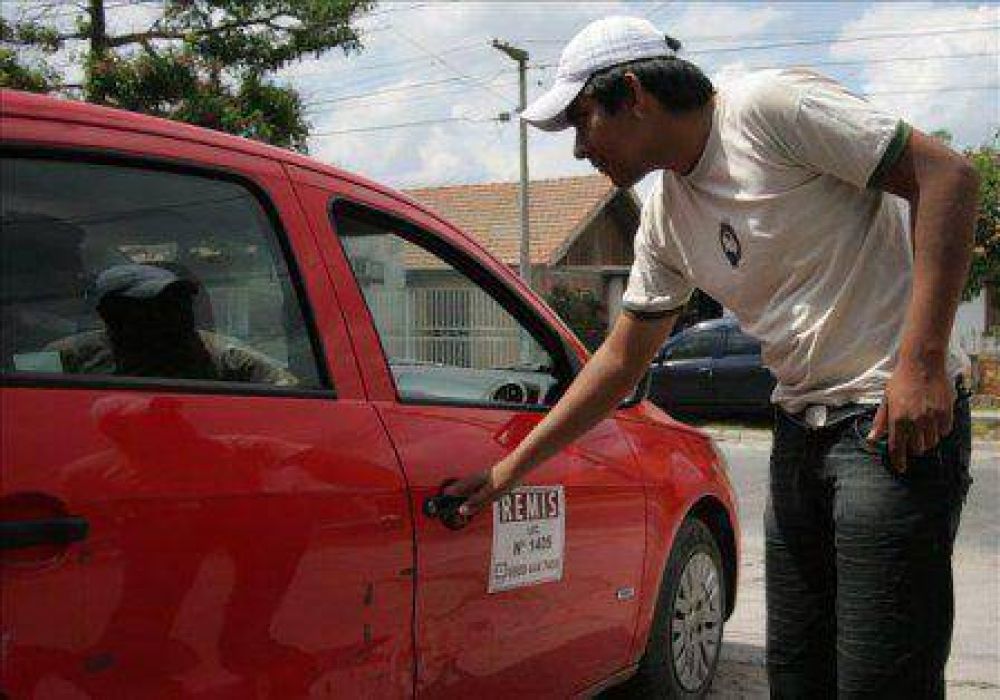 Remiseros en contra del aumento de tarifa