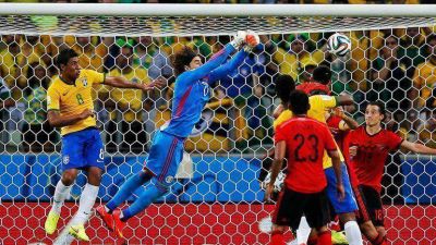 Copa del Mundo: Con Ochoa impenetrable, M�xico complic� a Brasil y ambos son l�deres del Grupo A