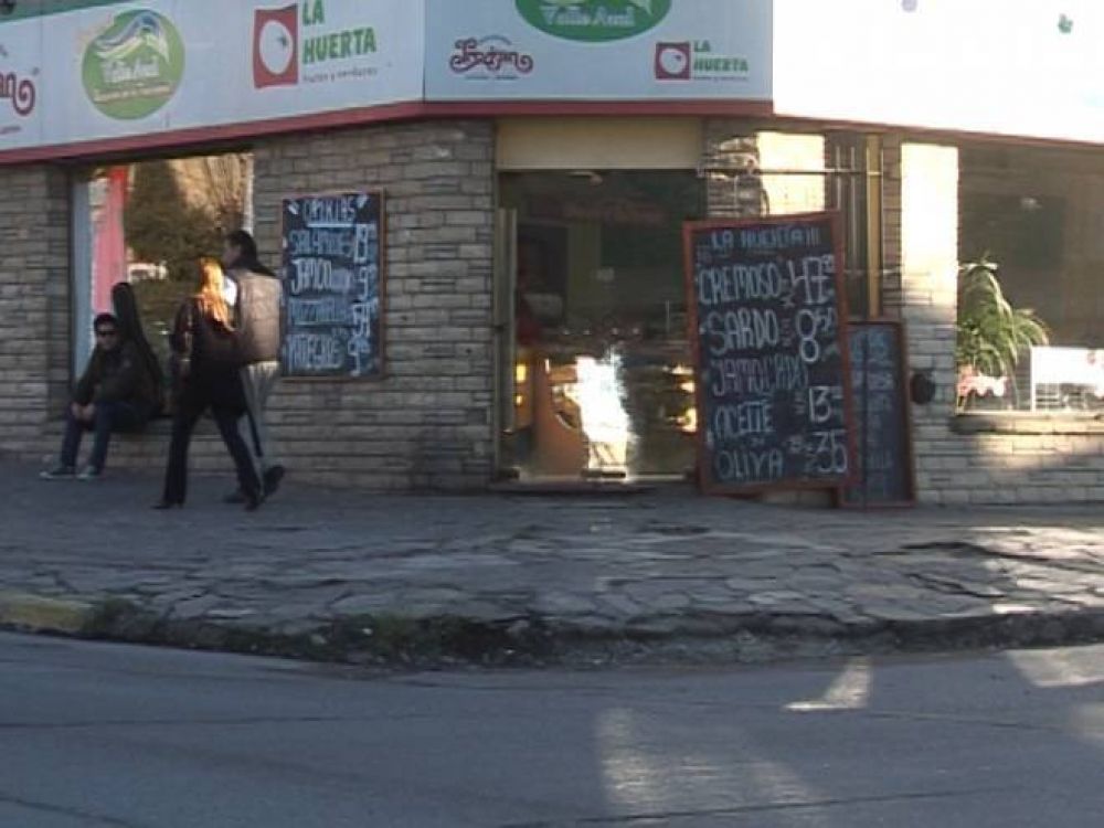 Advirti� que la apuntaban con un arma de juguete y se neg� a entregar el dinero