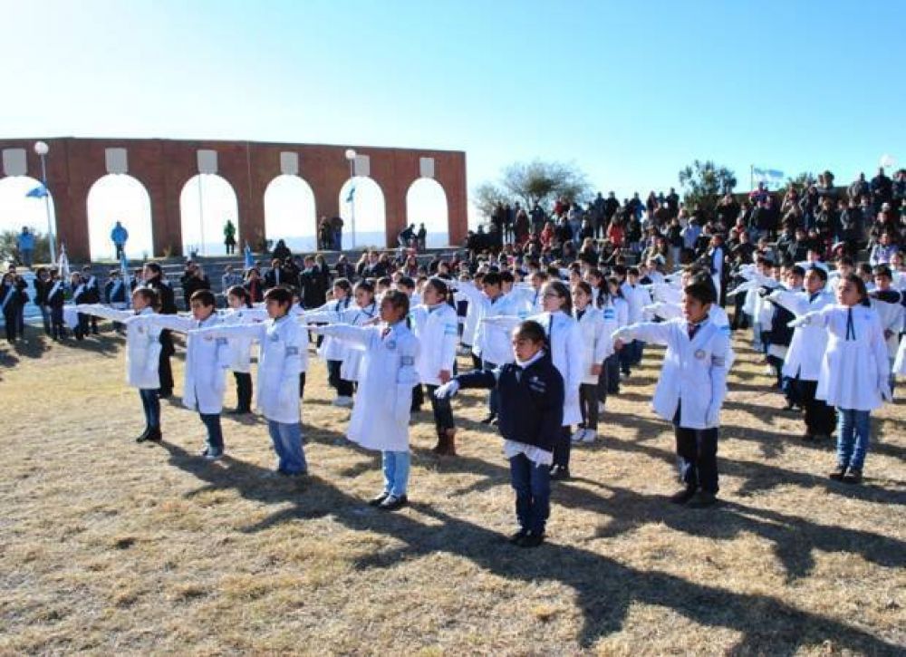 Unos 60 alumnos del plan 20/30 reafirmar�n su lealtad a la Bandera