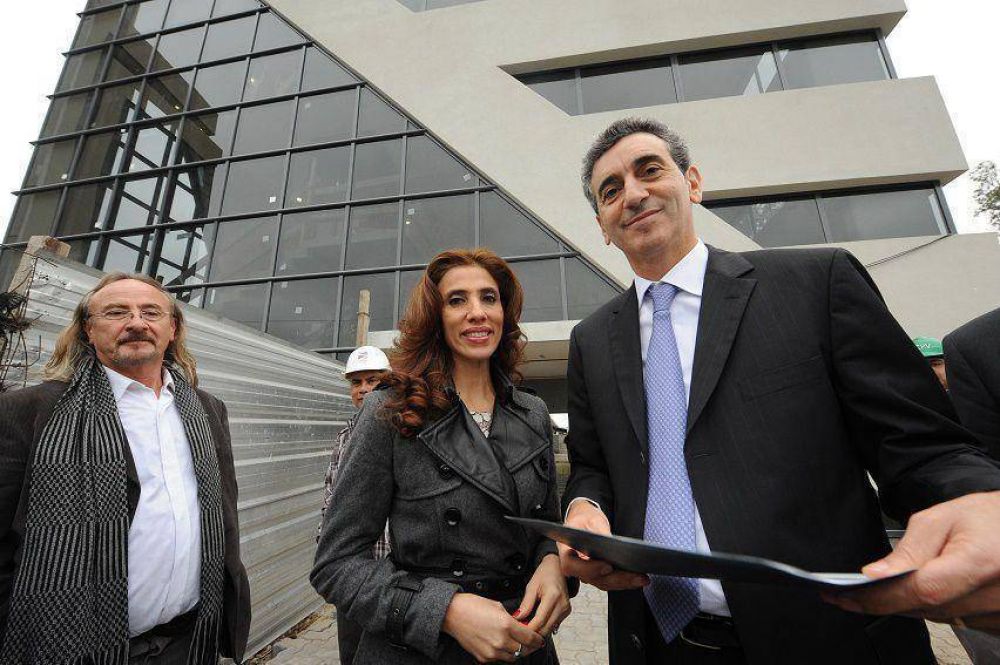 La Gobernadora le solicit� al Ministro Randazzo la instalaci�n de una delegaci�n de la CNRT en la Terminal de �mnibus local