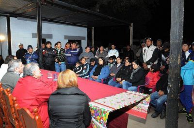 Vecinos del barrio Mariano Moreno le brindaron un incondicional respaldo al Intendente Infante