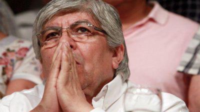 Un papel�n en el cierre de listas en Independiente dej� a Moyano con el camino allanado para ser presidente