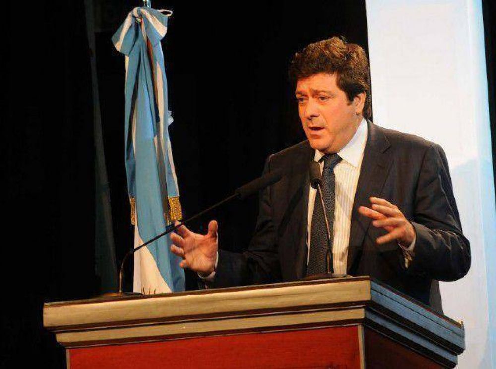 Mariotto desde la UNLZ: �Rechazamos la extorsi�n a nuestra soberan�a�