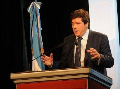 Mariotto desde la UNLZ: �Rechazamos la extorsi�n a nuestra soberan�a�