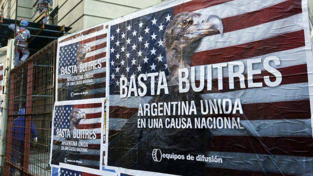 La Ciudad despert� empapelada con afiches contra los holdouts