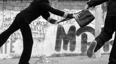 Motochorros arrastraron a una mujer para robarle la cartera