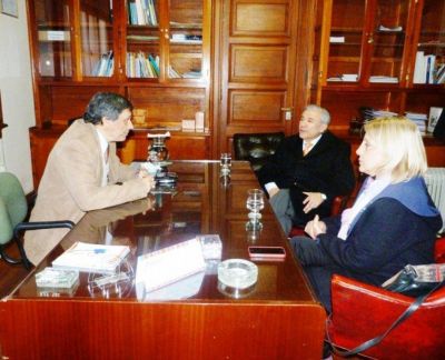 Rector de la UNJu se reuni� con senadores del PJ
