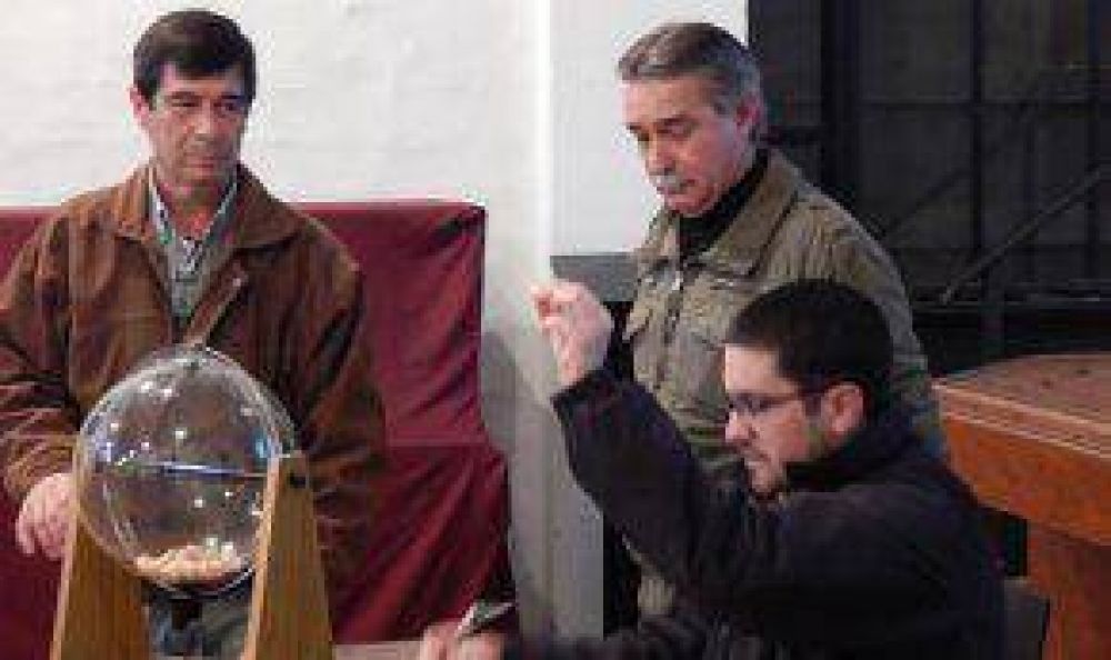 Realizan un nuevo sorteo de viviendas en la localidad de Caseros