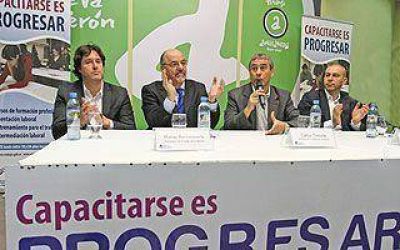 Tomada y Ferraresi junto a m�s de 400 j�venes del Programa Progresar