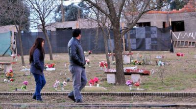 Fiscal orden� frenar las construcciones en cementerio
