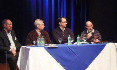 Productores pisc�colas y funcionarios intercambiaron experiencias en un productivo encuentro en Posadas
