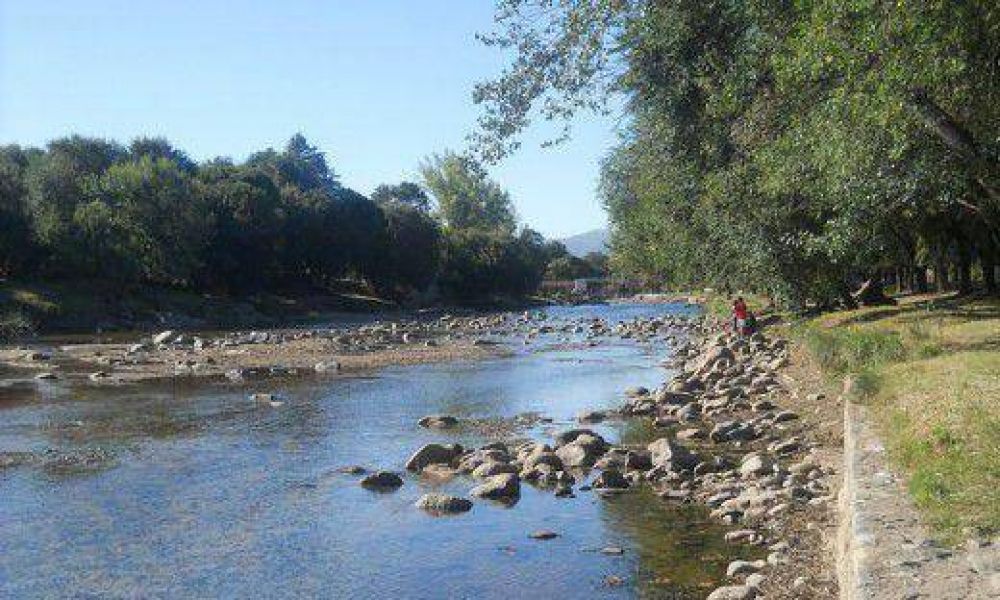 Cosqu�n: intiman al municipio por volcamiento de l�quidos cloacales