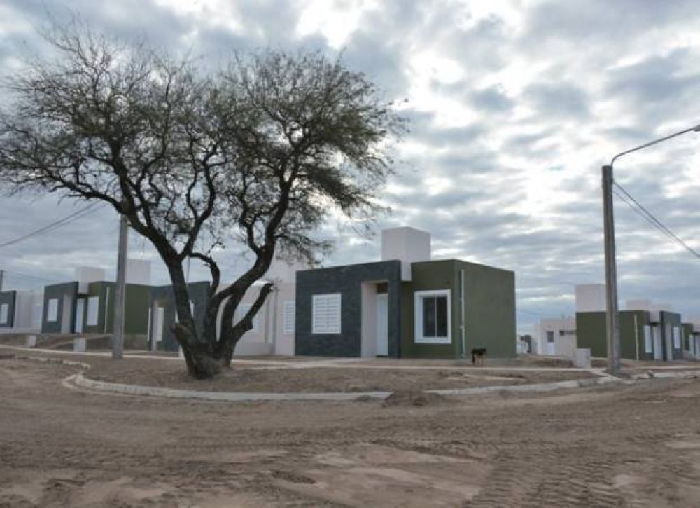 Otras mil familias de Villa Mercedes tendr�n sus propias viviendas