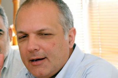 Buzzi defendi� a Dufour y se�al� que la ministra �sali� a poner cada cosa en su lugar�