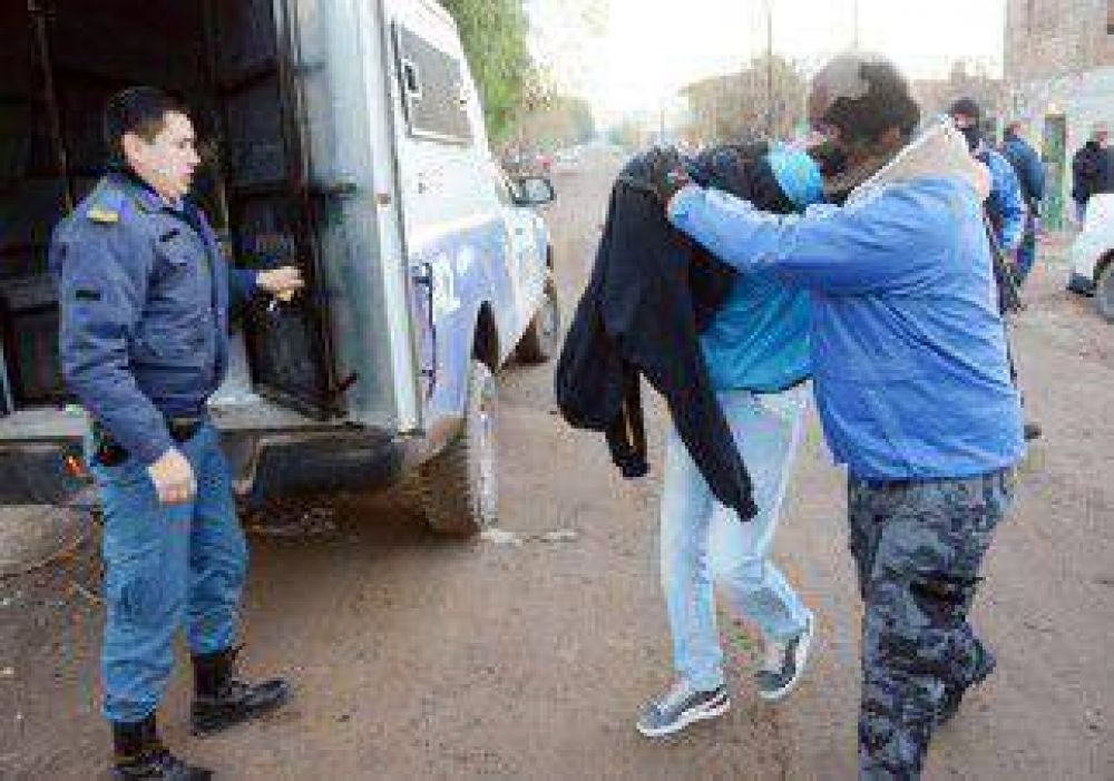 Tras ocho asaltos, cae la banda de los �quinieleros� 