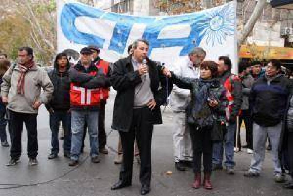 UNSJ: Nasisi se sum� al reclamo de los docentes