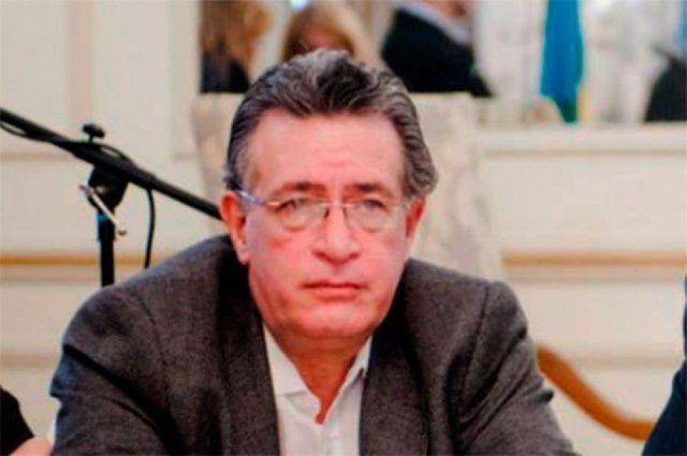 En sinton�a con Mariotto, el senador Oliva conden� la �voracidad� de los buitres que �quieren llevarse puesto al pa�s�