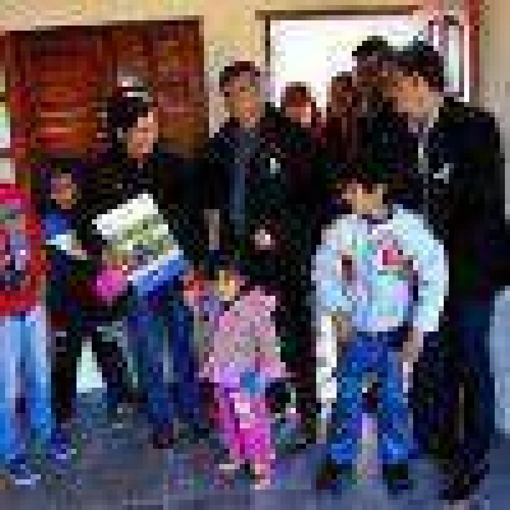 Peppo entreg� viviendas en el ex Campo de Tiro