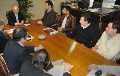 El gobernador firm� convenios de apoyo estatal para emprendimientos industriales
