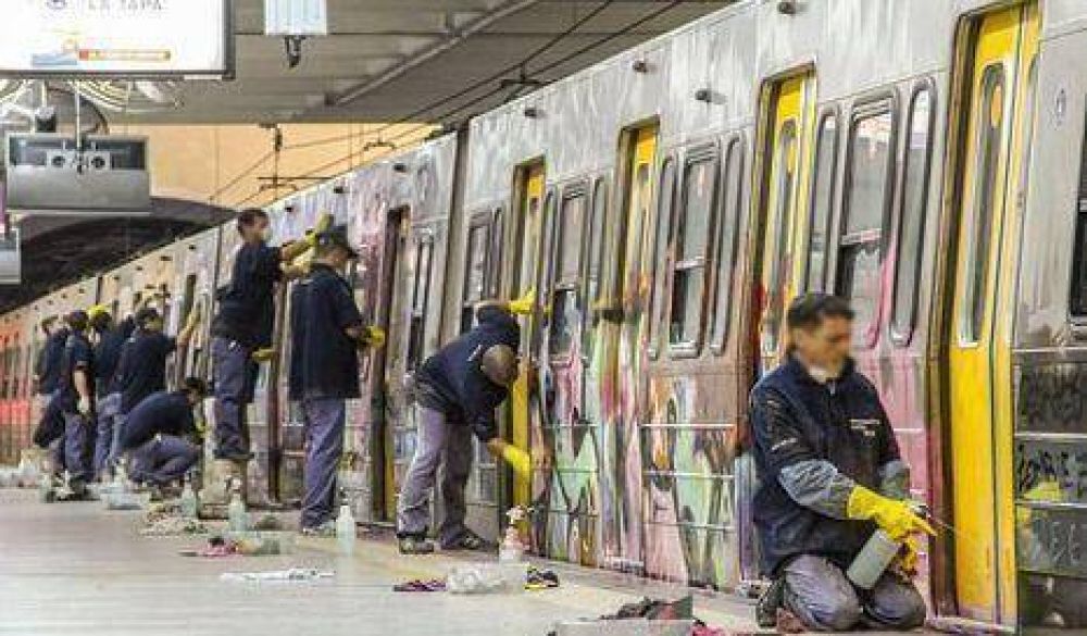 Graffiteros deber�n resarcir da�os en el subte