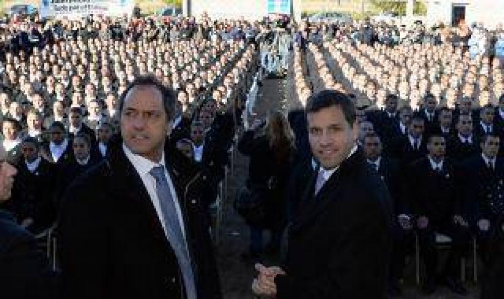 D�a de la Bandera: Scioli toma juramento a aspirantes de polic�a