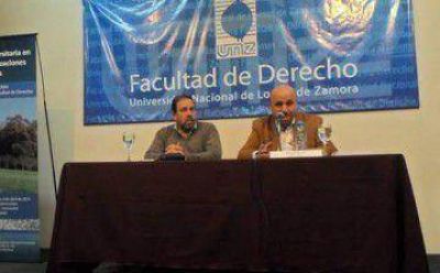 Russo disert� sobre gesti�n deportiva en la UNLZ