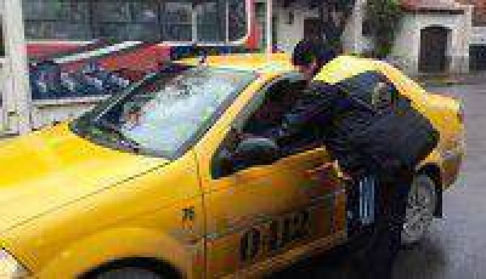 Taxistas piden la renuncia del Director de Tr�nsito de la Municipalidad