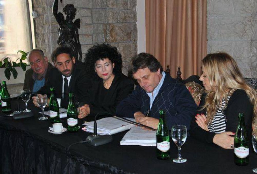 Paratore S.A. y Salimar SA confirmados �iniciadores privados� para licitar el Torre�n del Monje y La Perla 