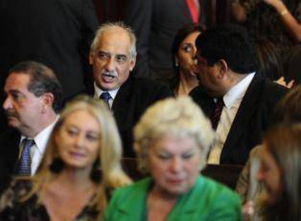 Albaca deja una fiscal�a sumida en el �desorden�