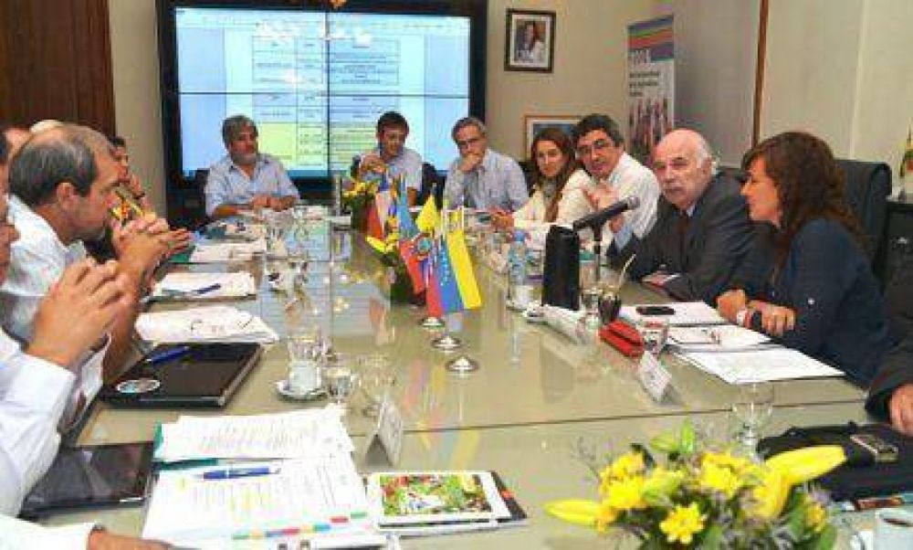 Ministros del Mercosur se re�nen en Misiones y establecen metas para la agricultura familiar en la regi�n