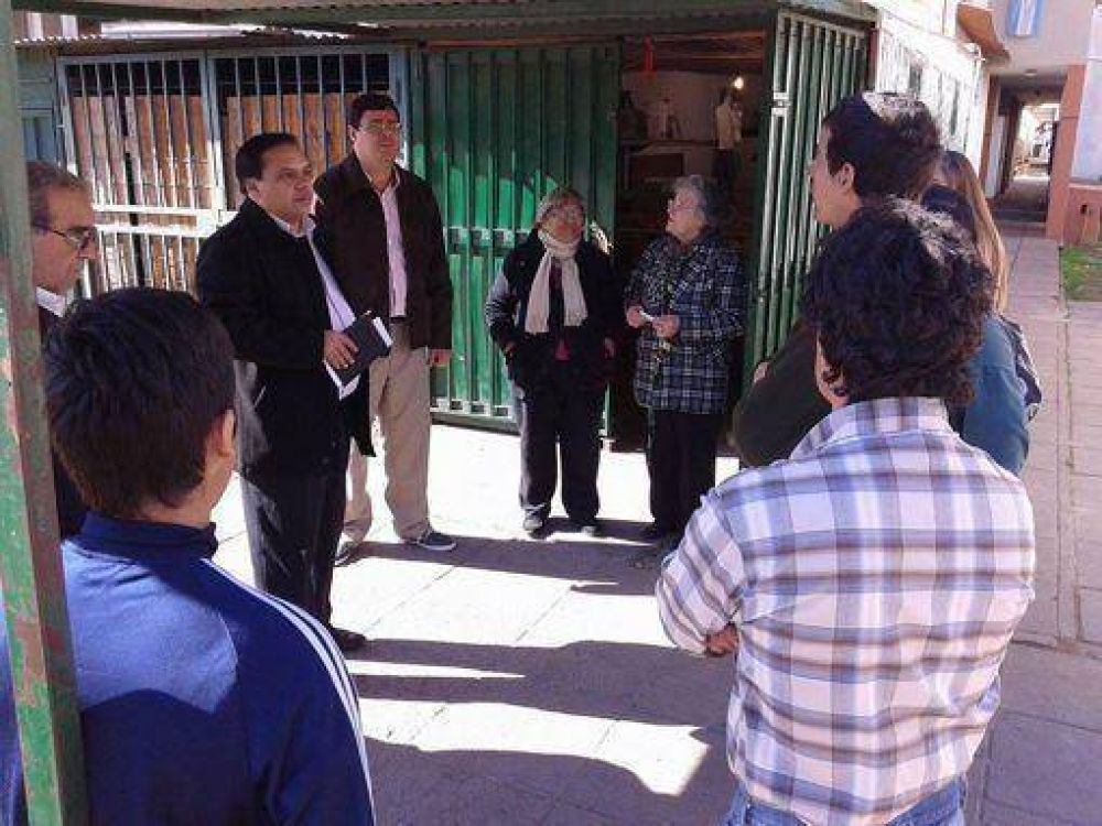 El Defensor de los Vecinos pide soluci�n pac�fica, di�logo y consenso tras la intimaci�n del desalojo