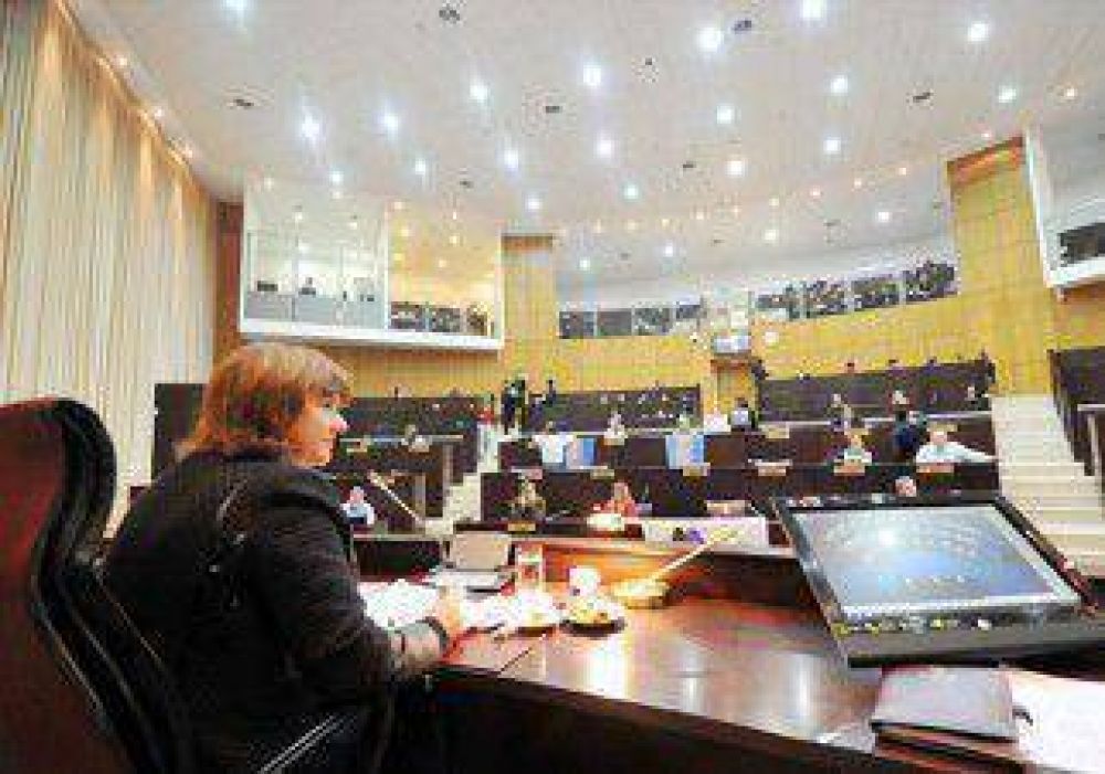 Sin los votos del kirchnerismo, la Legislatura dio su apoyo a Sapag 