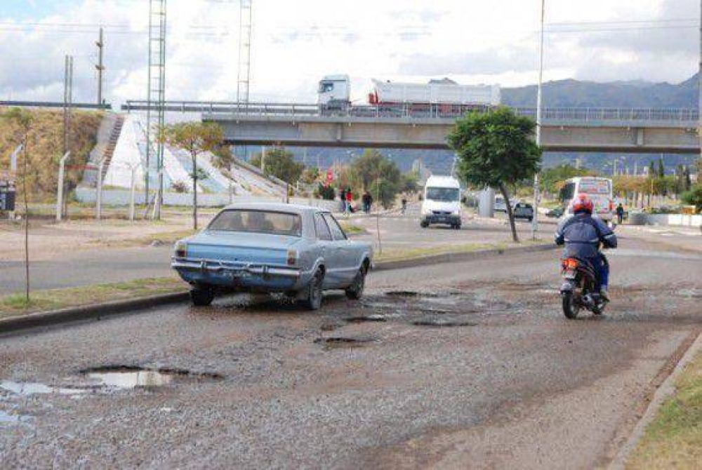 El Municipio se comprometi� en repavimentar 42 cuadras en quince d�as