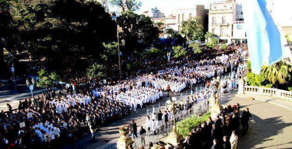 M�s de 3.500 estudiantes prometer�n lealtad a la Bandera el pr�ximo lunes