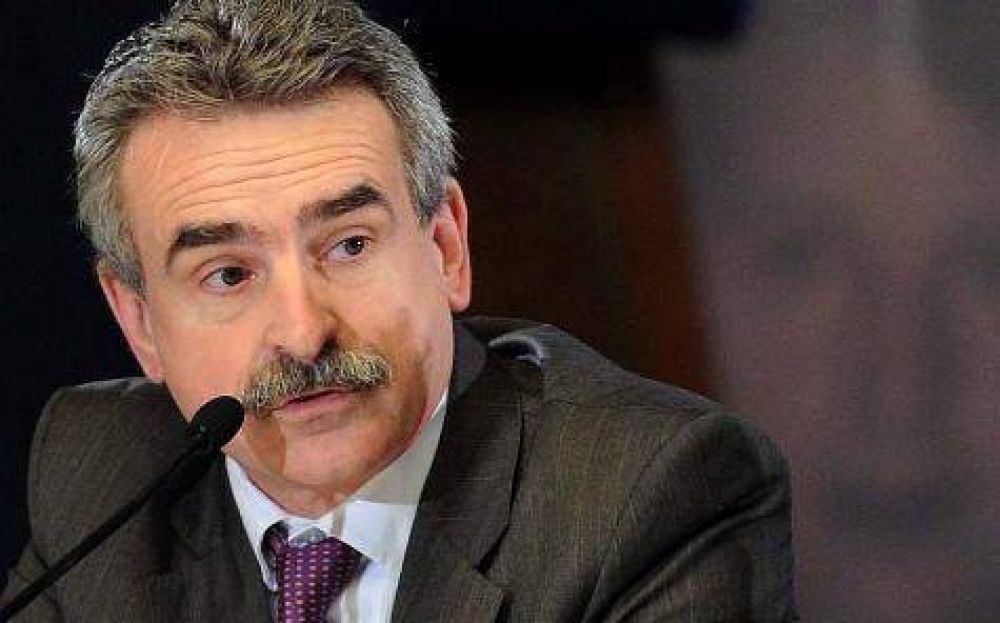 Rossi entregar� copia de los archivos secretos de la dictadura a la UNT