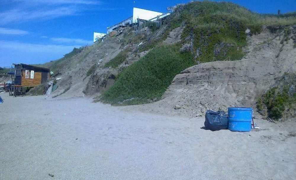 Muri� al prenderse fuego el chiringo donde dorm�a