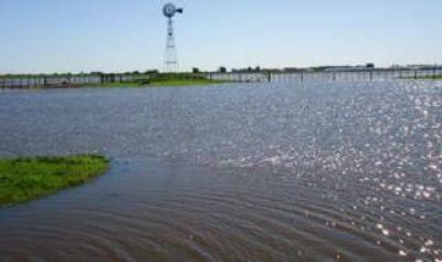 Jun�n: Ruralistas responsabilizan al Municipio y la Provincia por inundaci�n en caminos