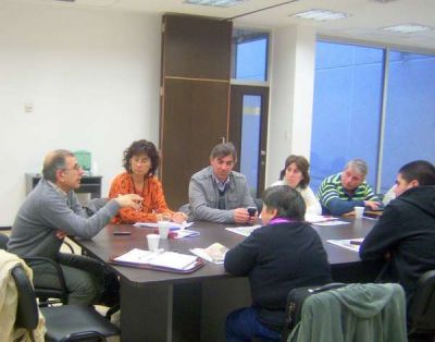 Foro de Consejeros Escolares: �La Provincia es perversa: aumenta y recorta en simult�neo�