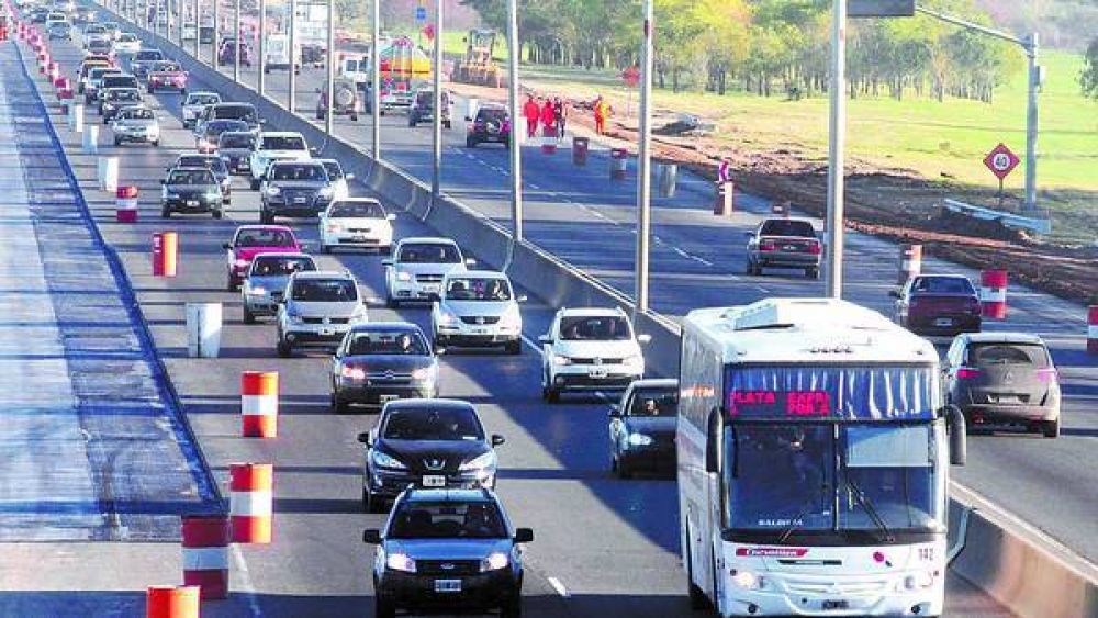 Prometen para julio el tercer carril en la autopista a La Plata